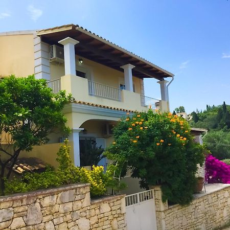 Villa Petrino - Central Flat Location Within Kassiopi. Sleeps 8 Exterior foto