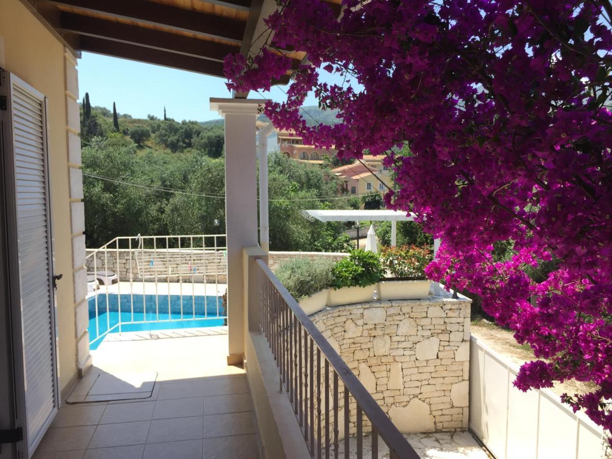 Villa Petrino - Central Flat Location Within Kassiopi. Sleeps 8 Exterior foto
