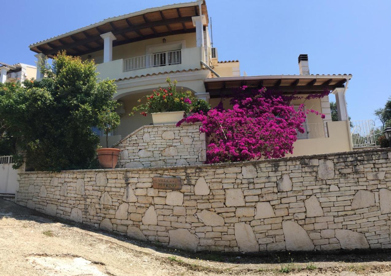 Villa Petrino - Central Flat Location Within Kassiopi. Sleeps 8 Exterior foto