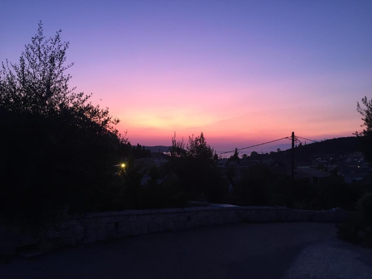 Villa Petrino - Central Flat Location Within Kassiopi. Sleeps 8 Exterior foto
