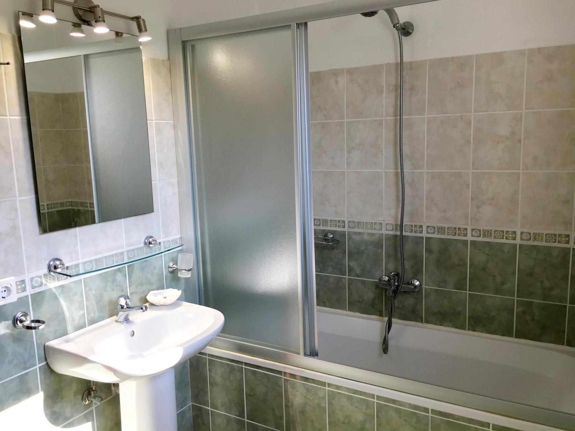 Villa Petrino - Central Flat Location Within Kassiopi. Sleeps 8 Exterior foto